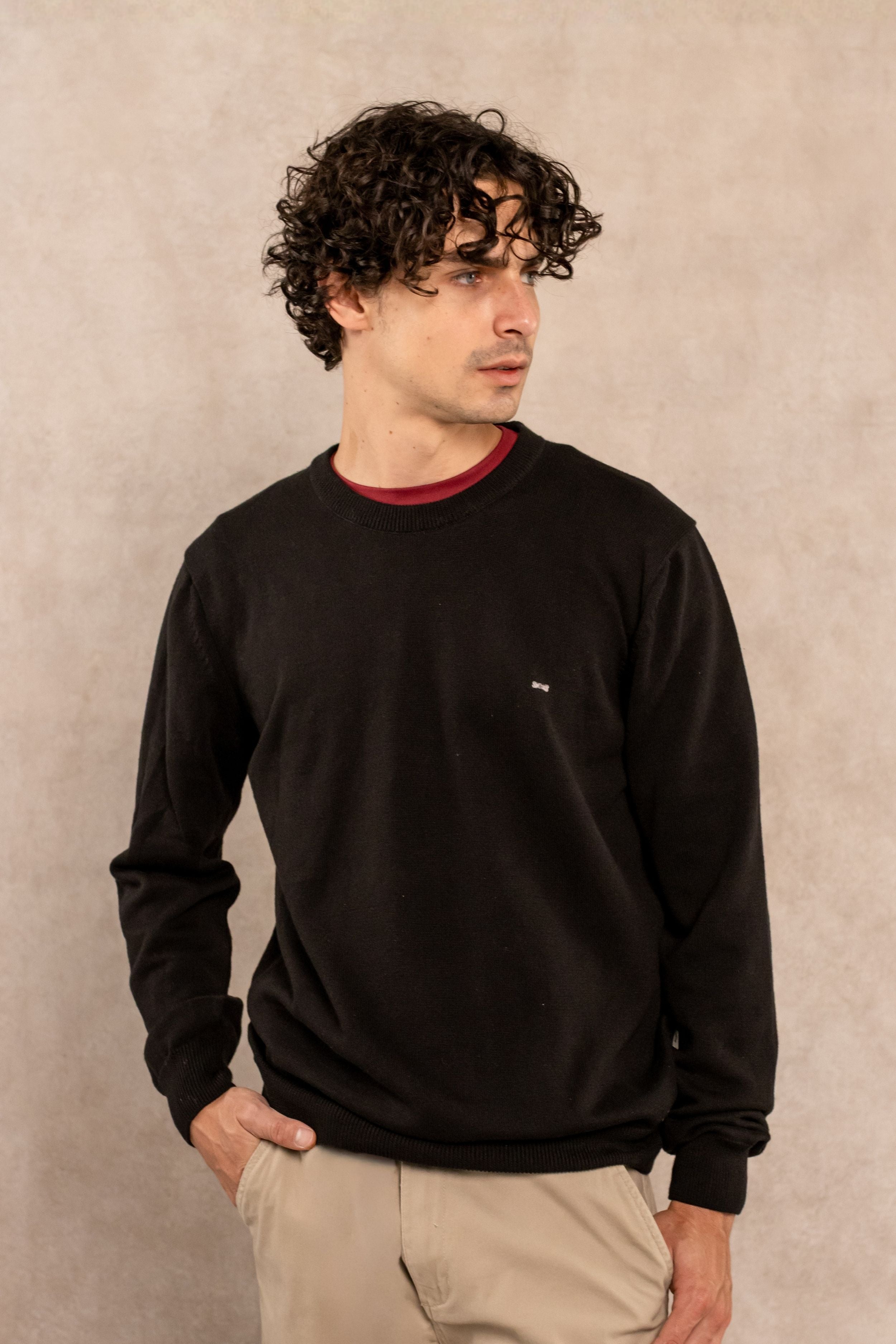 Sueter Algodon Peinado Cuello Redondo Negro