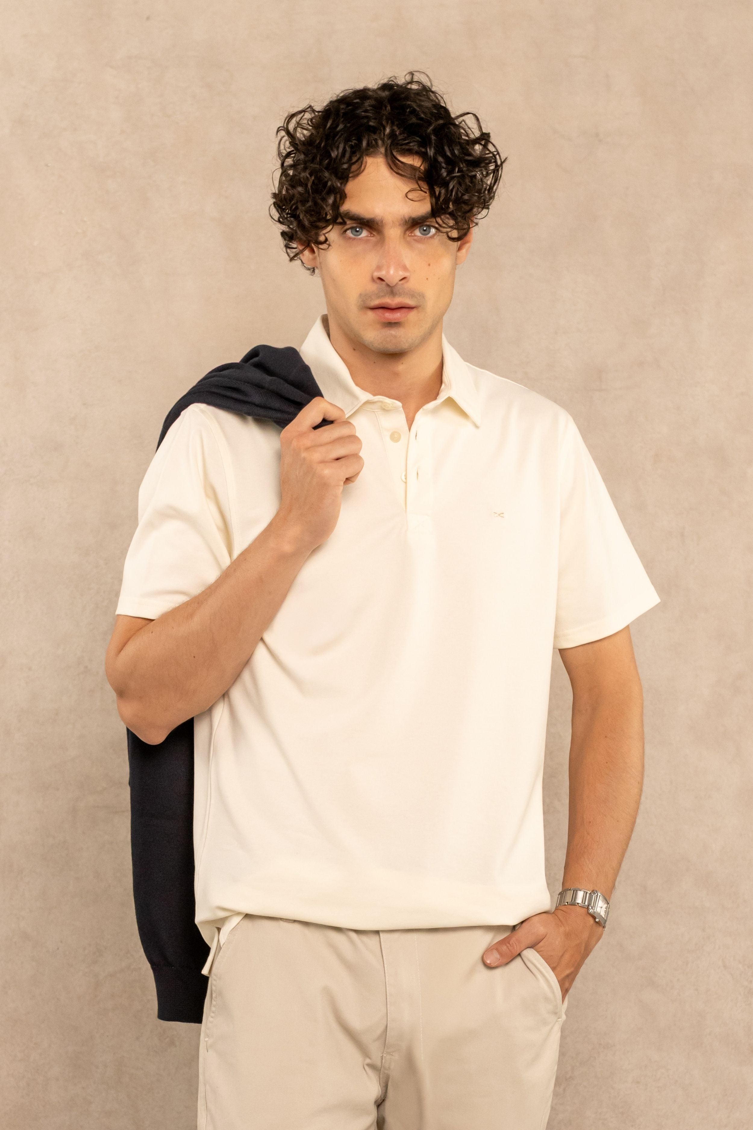 Polo Antimanchas Cuello Rígido Ivory