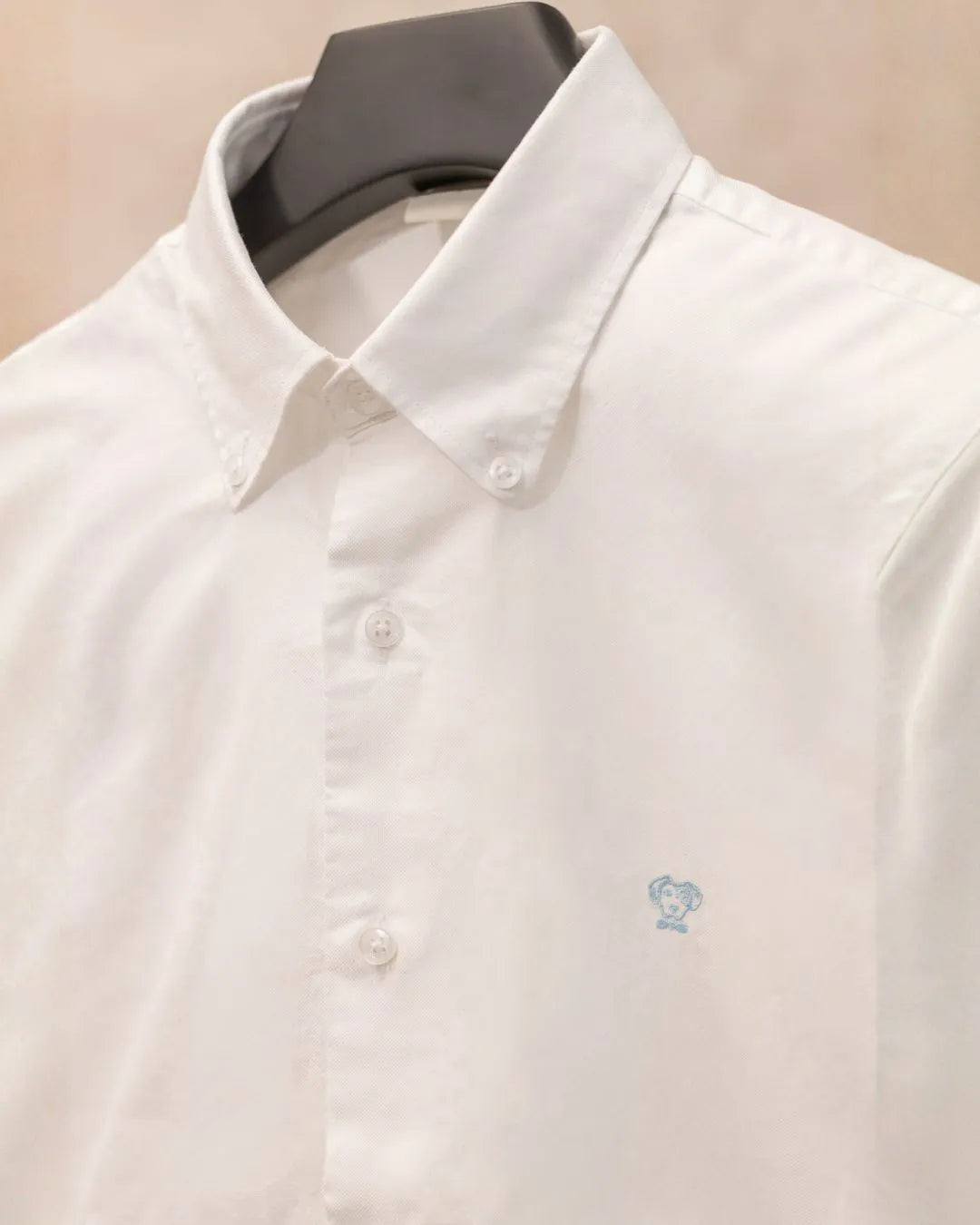 Camisa Antimanchas Oxford Blanco Logo Azul Medio