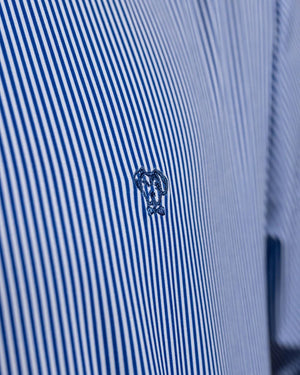 Camisa Performance rayas azul oscuro antiarrugas para hombre marca DANTE tallaje regular fit foto tela