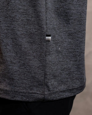 Camiseta Performance Gris Jaspe antiarrugas para hombre marca DANTE tallaje regular fit foto marquilla