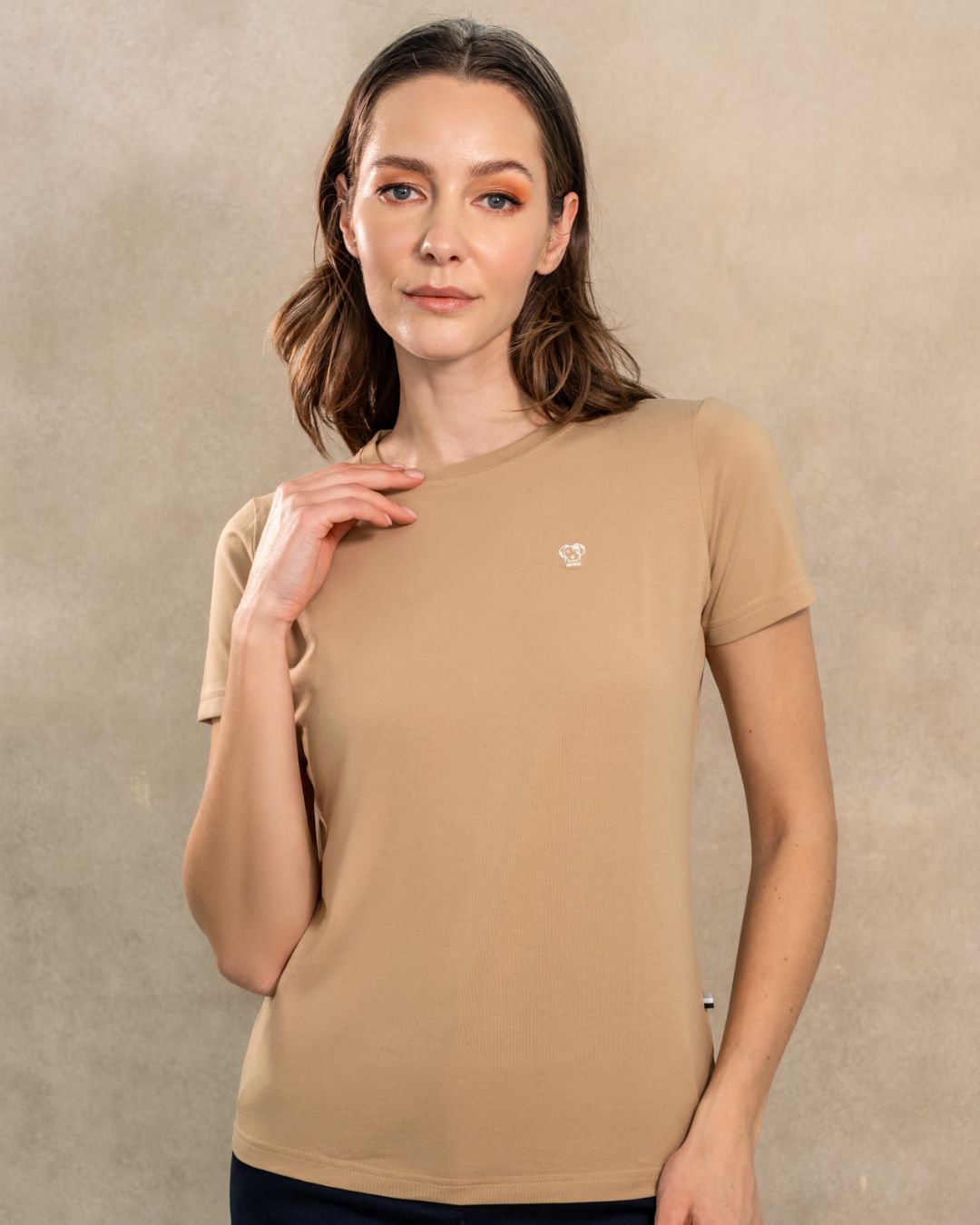 T-Shirt Antimanchas de Mujer Arena - Talla Regular