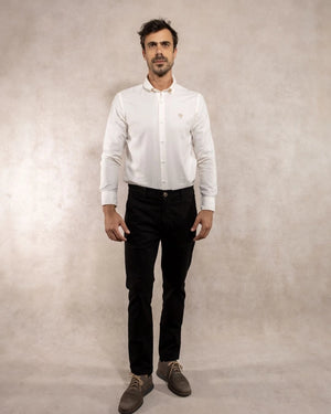 Pantalón elástico chino color negro para hombre marca DANTE foto completa