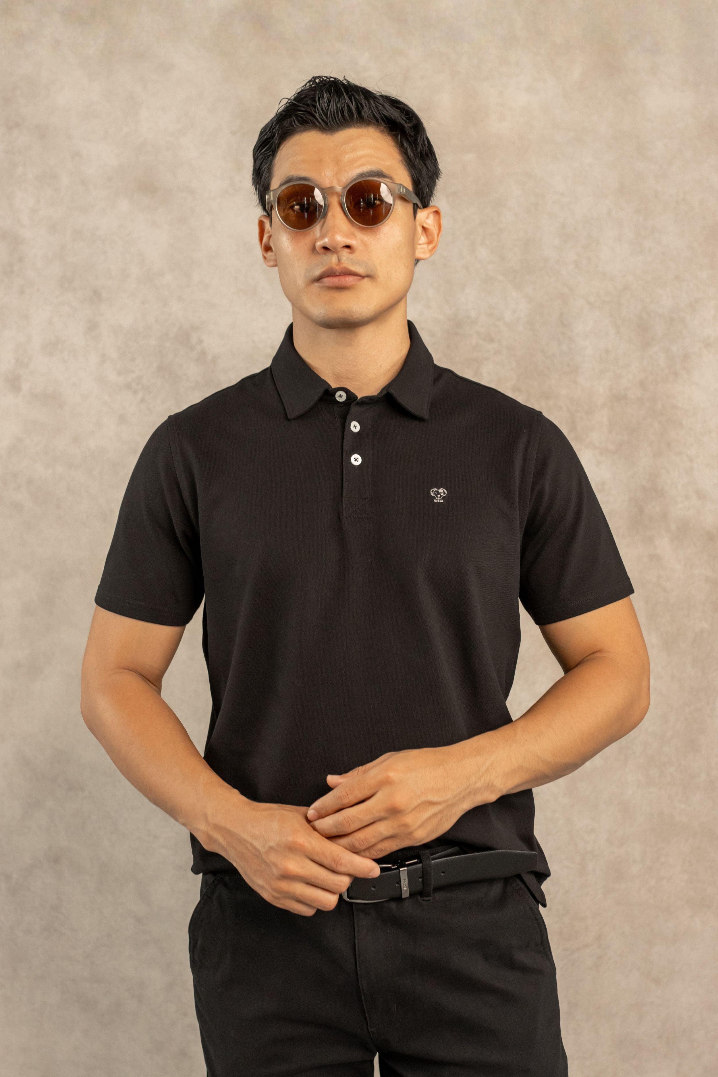 Polo Antimanchas Cuello Rígido Negro