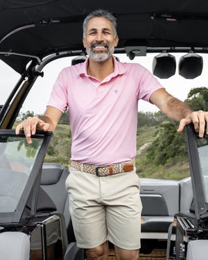 Polo Performance Antiarrugas Peach para hombre marca DANTE tallaje regular fit foto lifestyle1