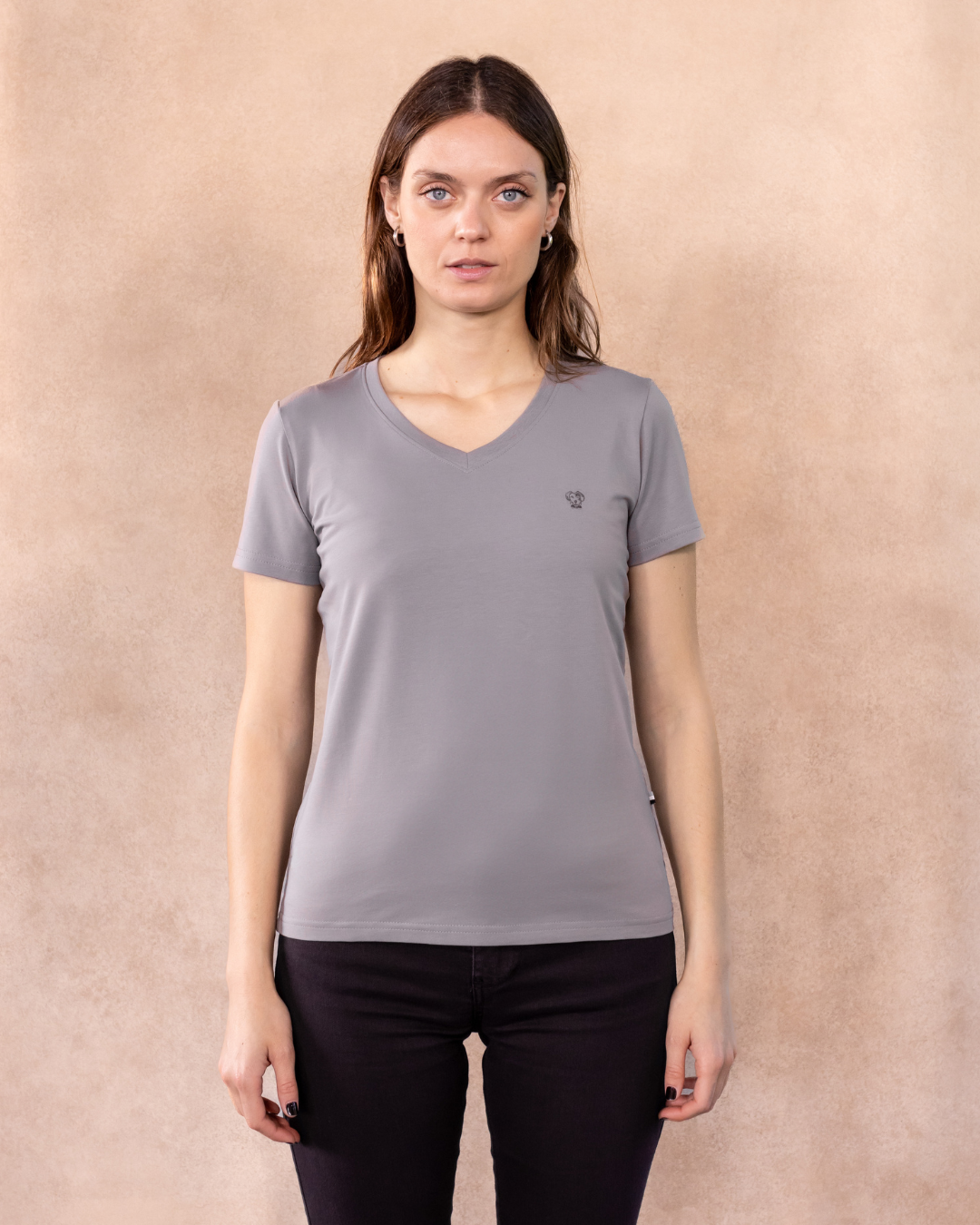 Camiseta Antimanchas  Cuello V Gris Claro - Talla Regular