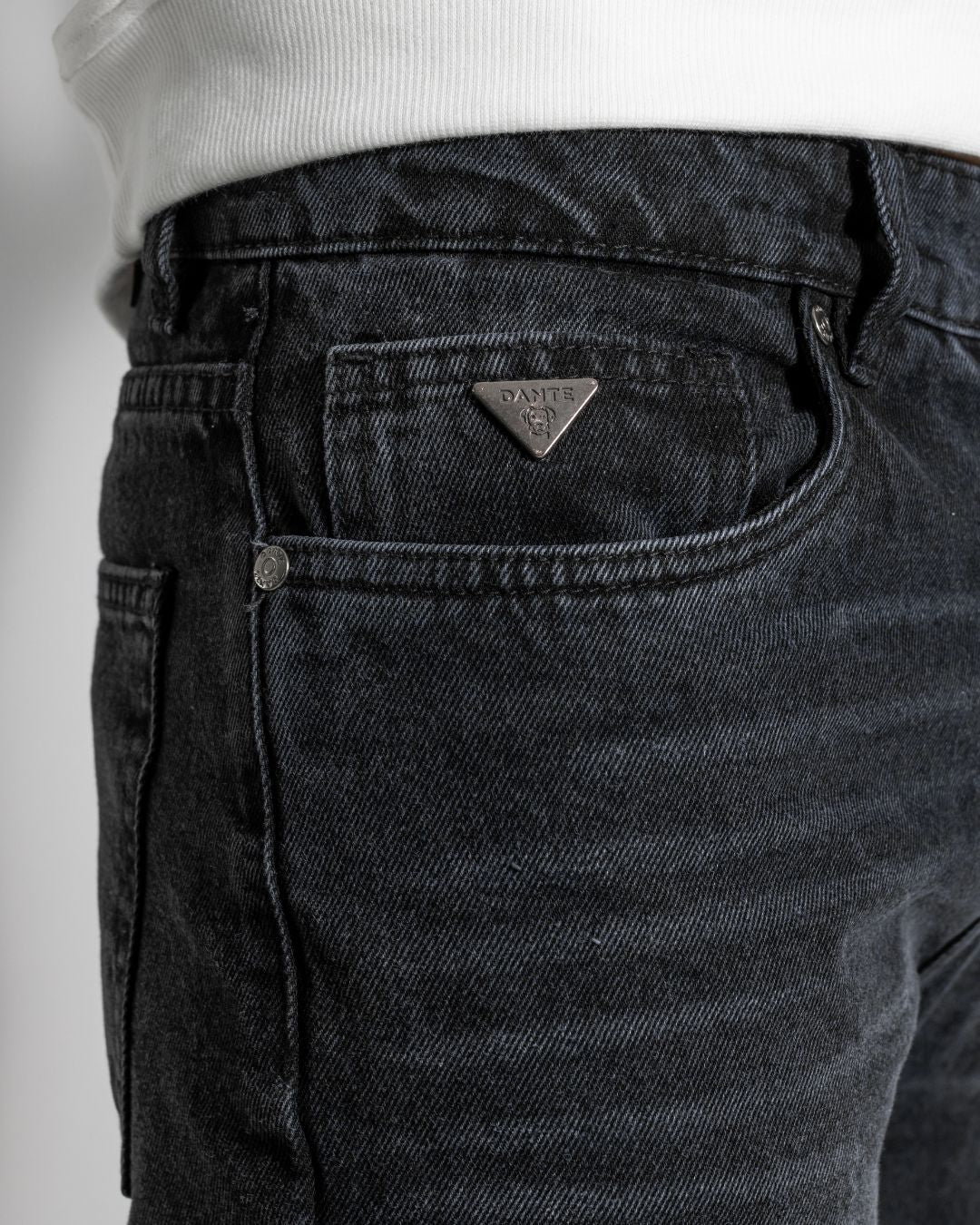 Jean Negro con Rotos