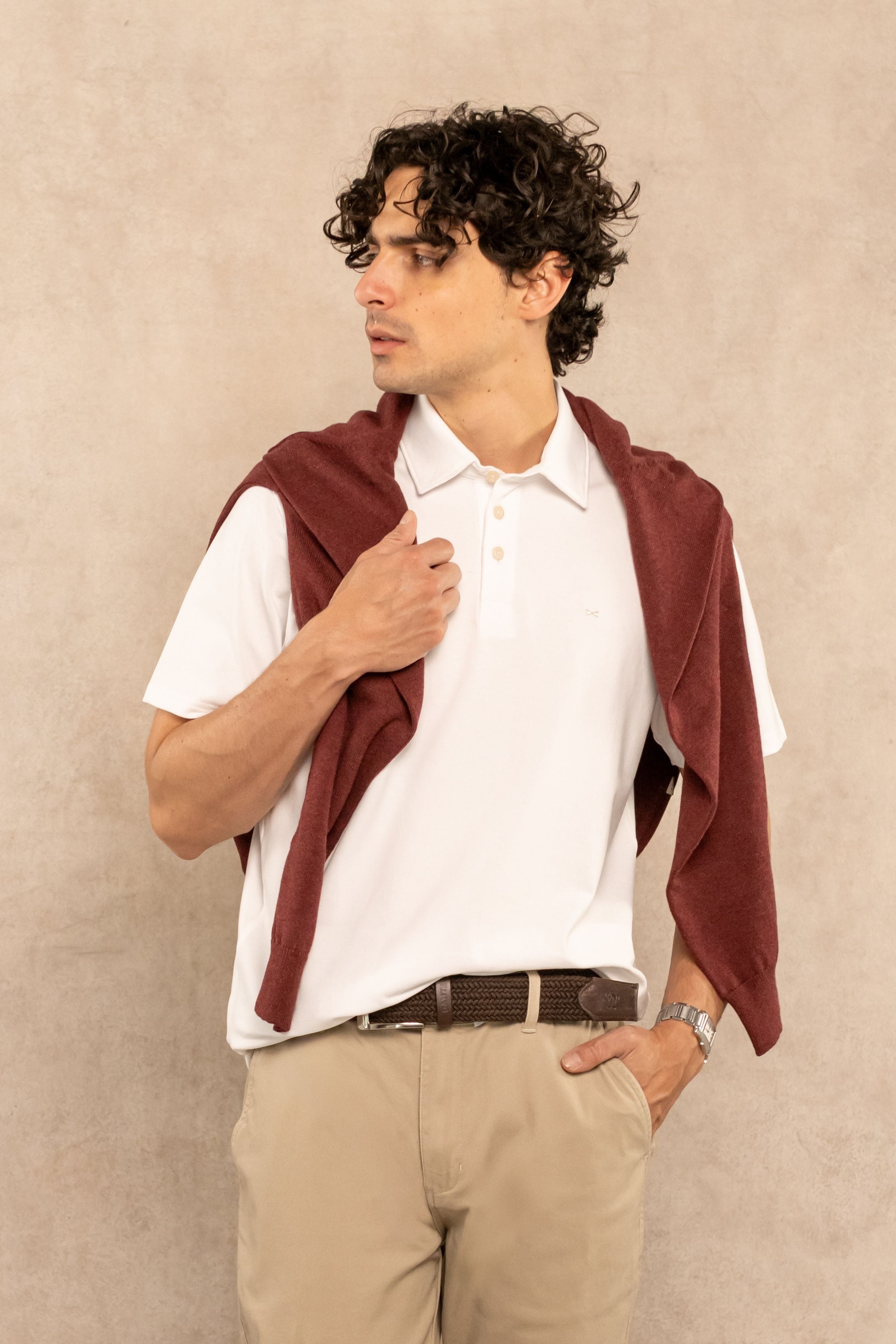 Polo Antimanchas Cuello Rígido Blanco