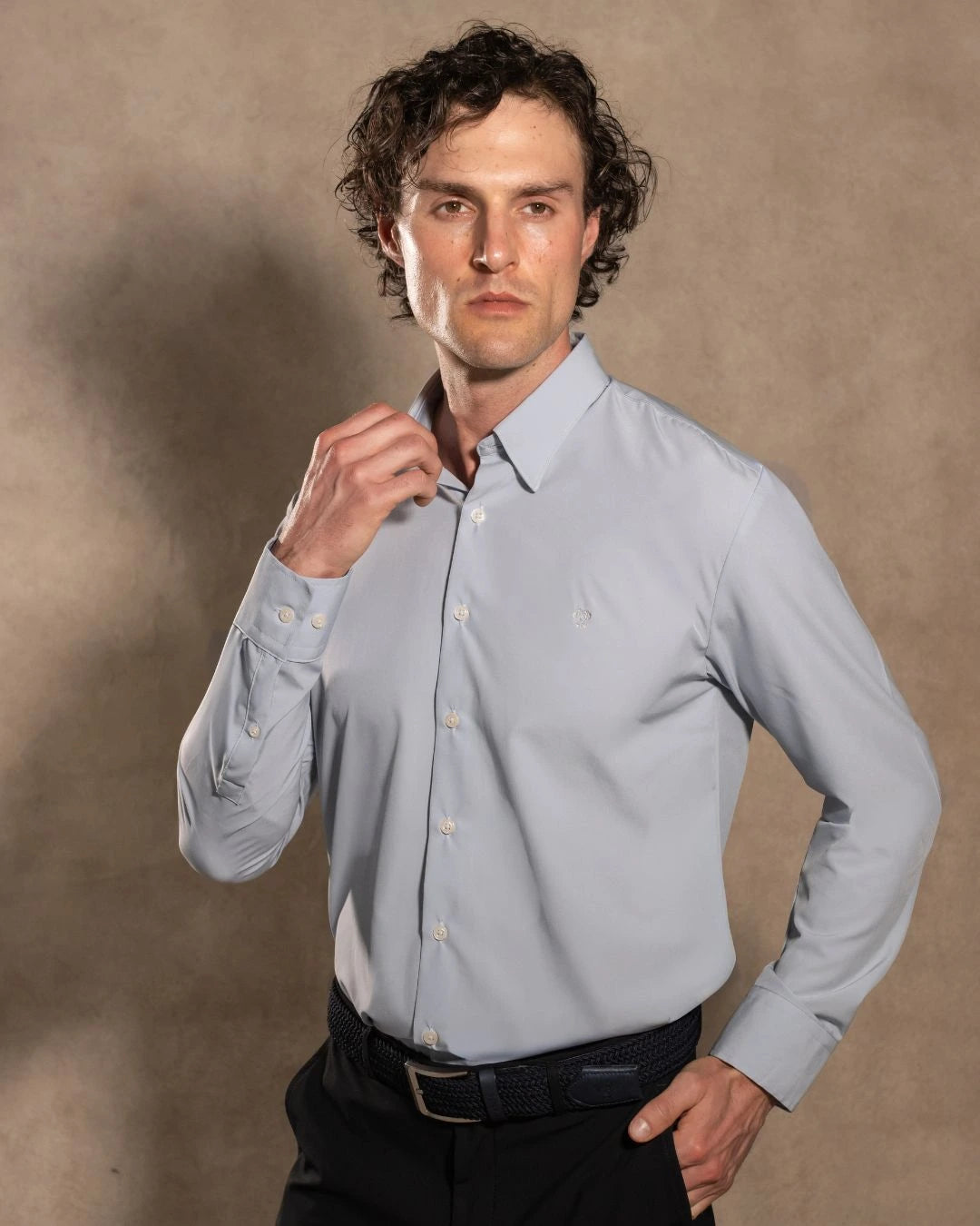 Camisa Performance Antiarrugas Gris Stone