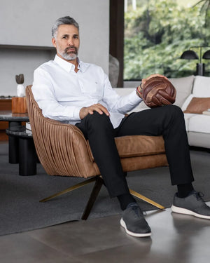 Camisa Performance blanca antiarrugas para hombre marca DANTE tallaje regular fit foto yepes