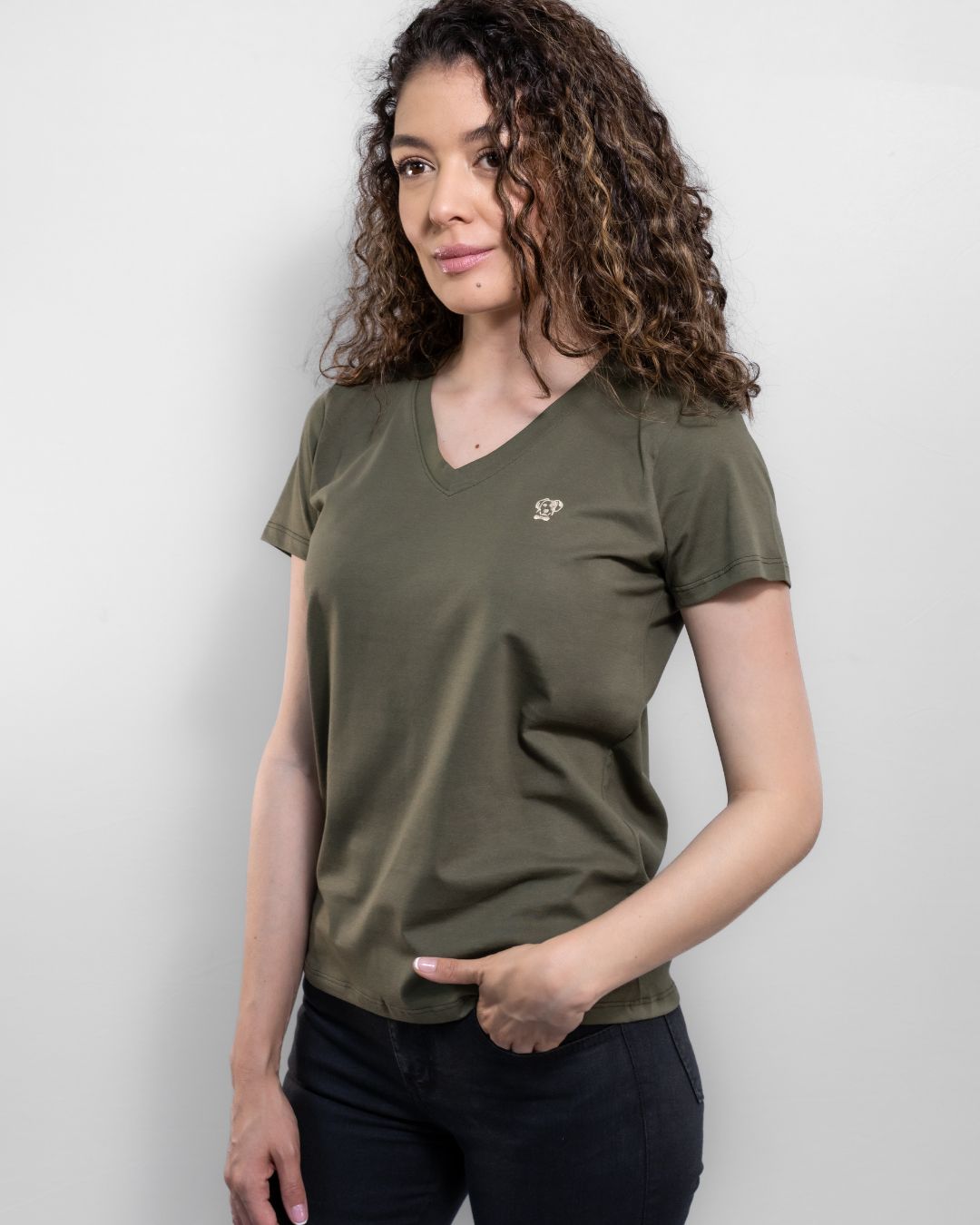 Camiseta Antimanchas Cuello V Verde Militar