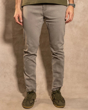 Jean Elástico Gris Claro para hombre marca DANTE ajustado foto modelo3