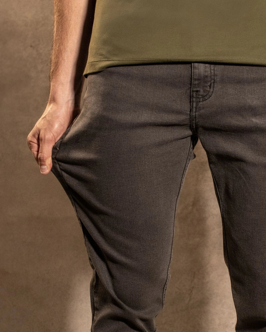 Jean Elástico Gris Oscuro para hombre marca DANTE ajustado foto
elástico