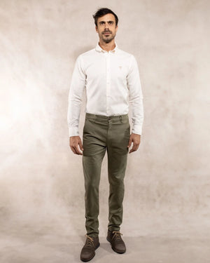 Pantalón elástico chino color verde claro para hombre marca DANTE foto completa