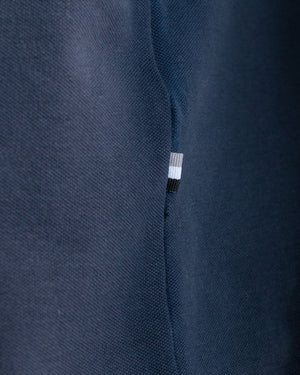 Polo Antimanchas Azul Navy para hombre marca DANTE tallaje regular fit foto tela