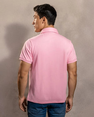 Polo Antimanchas Cuello Rígido Rosado marca DANTE tallaje regular fit foto espalda